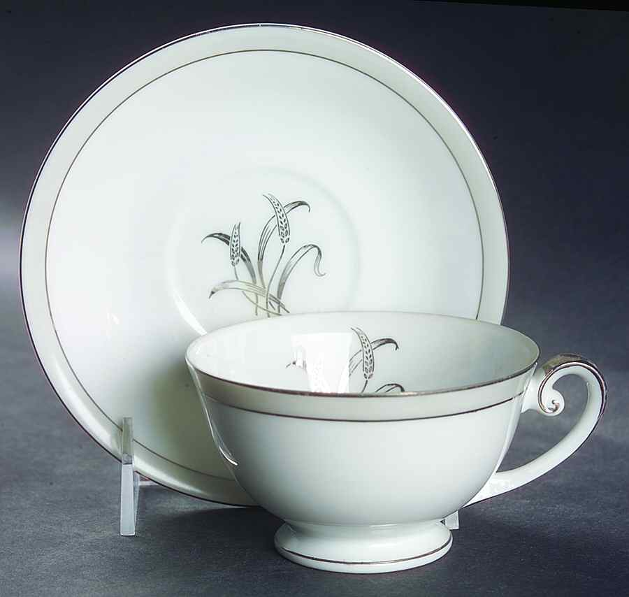 Paragon Footed Cup & Saucer Set by Craftsman (Japan)-1