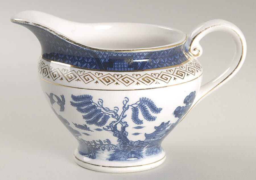 Willow Blue Creamer by Craftsman (Japan)-1