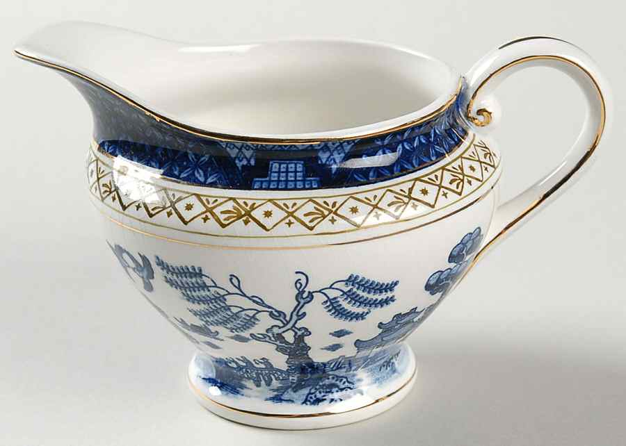 Willow Blue Creamer by Craftsman (Japan)-1