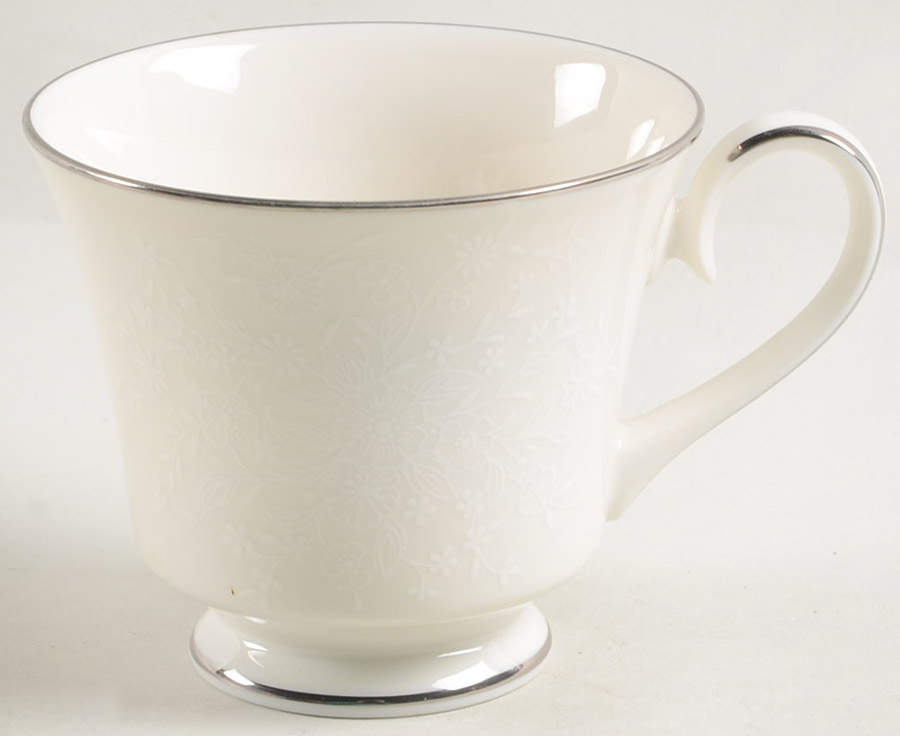 Chantilly Footed Cup by Carico-1
