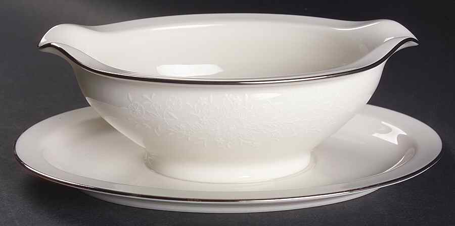 Chantilly Gravy Boat with Attached Underplate by Carico-1