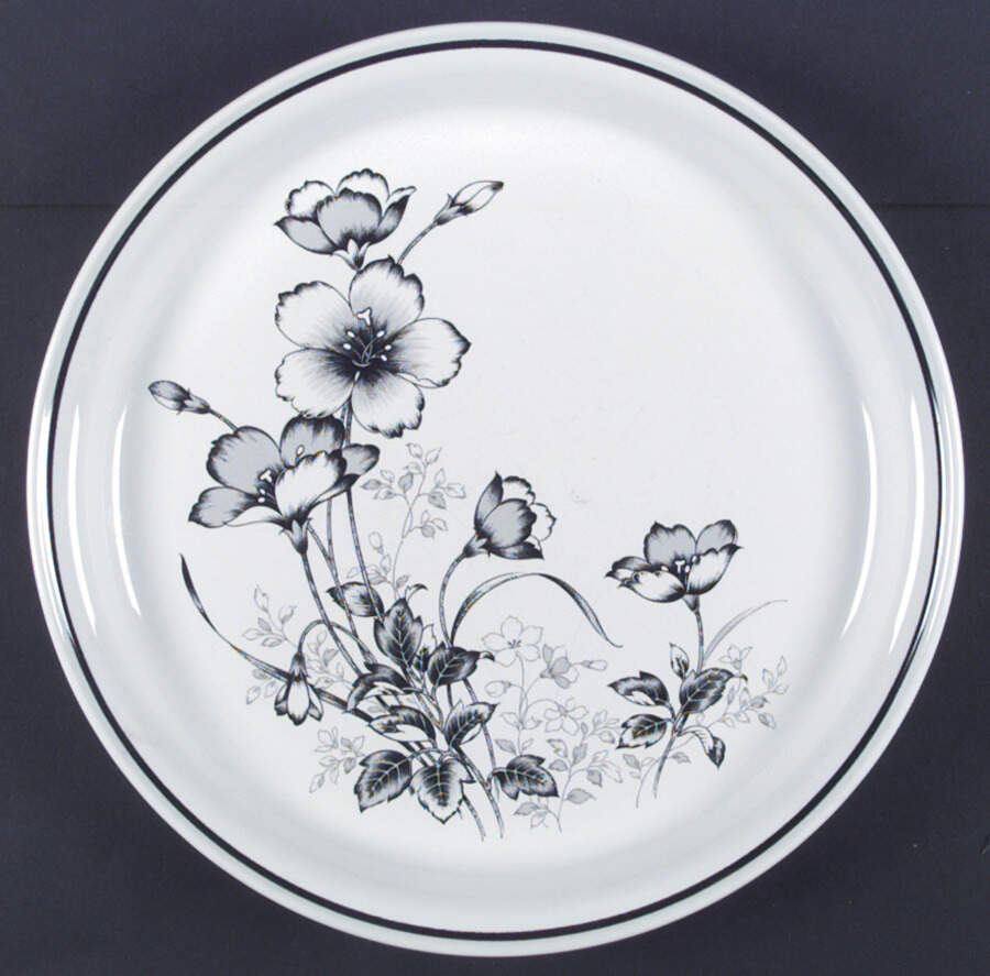 Illusion Dinner Plate by Carico-1