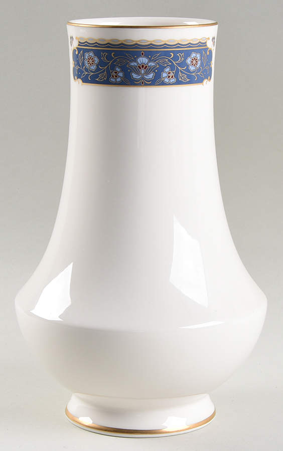 Renaissance 9" Vase by Carico-1