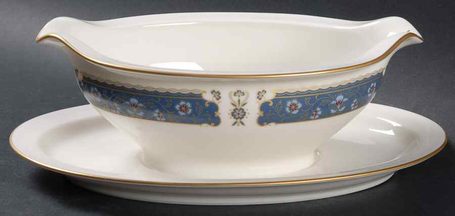 Renaissance Gravy Boat with Attached Underplate by Carico-1