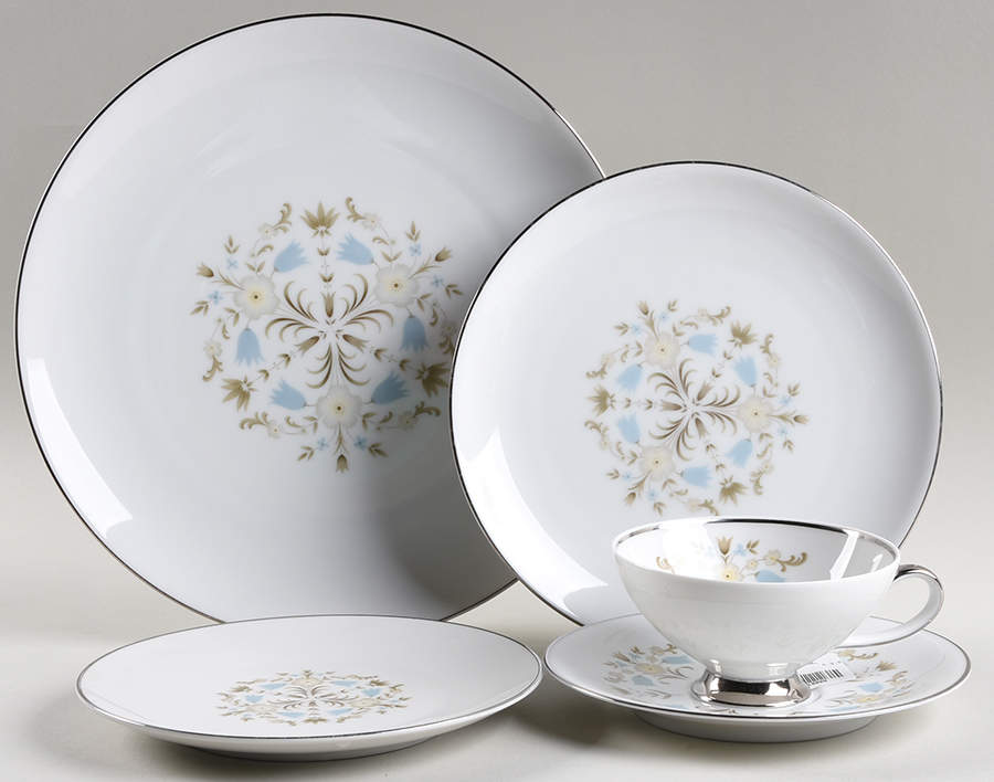 Americana 5 Piece Place Setting by Crown Jewel-1