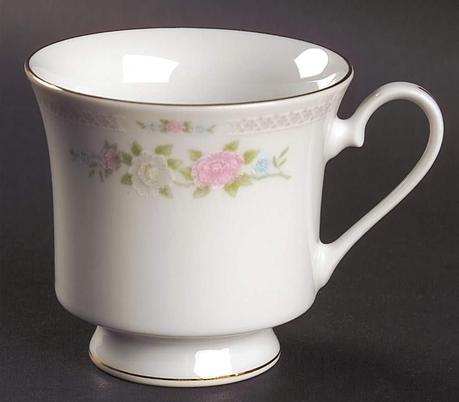 Bird of Paradise Footed Cup by Crown Ming-1