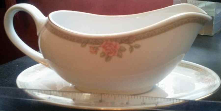 Christina Gravy Boat & Underplate by Crown Ming-1