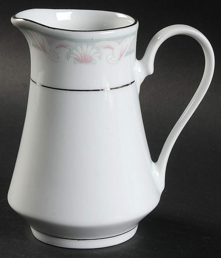 Coquille Creamer by Crown Ming-1