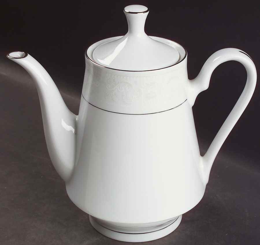 Crochet Coffee Pot & Lid by Crown Ming-1