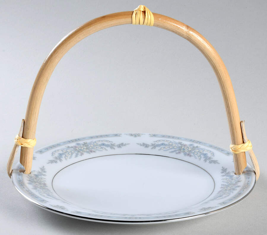 Diana 5 3/8"-5 5/8" Bamboo Handled Serving Plate  HC by Crown Ming-1