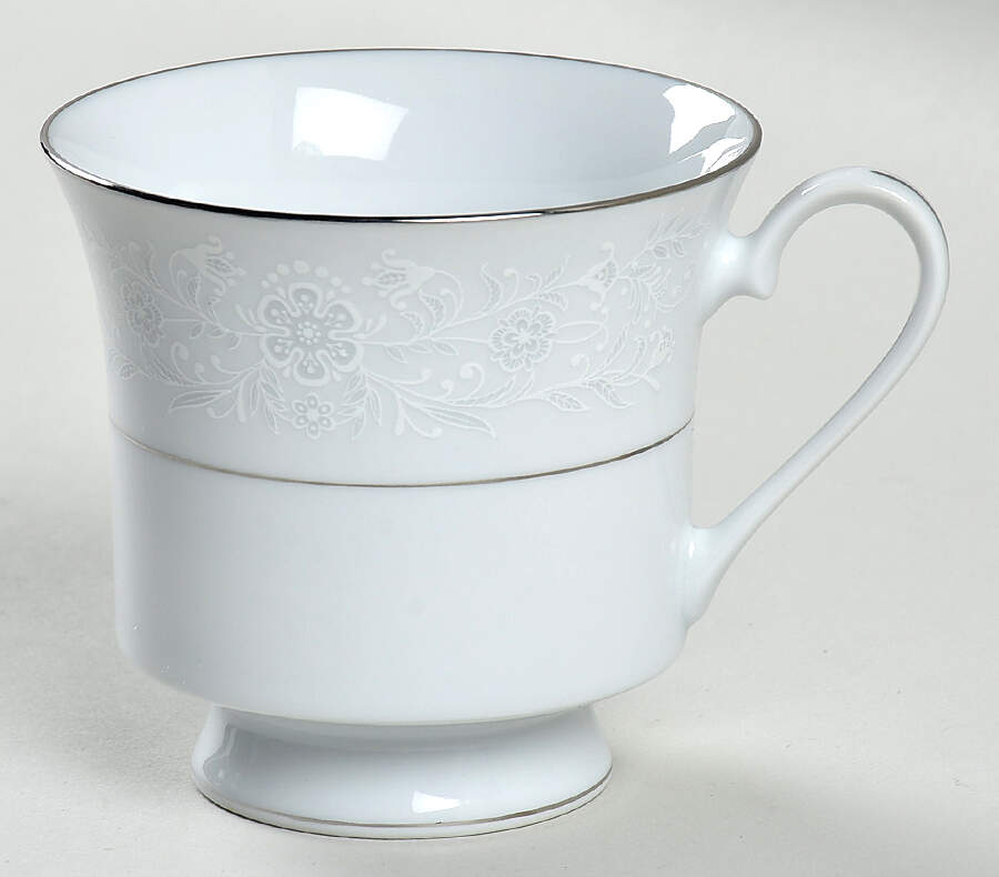 Queen's Lace Footed Cup by Crown Ming-1