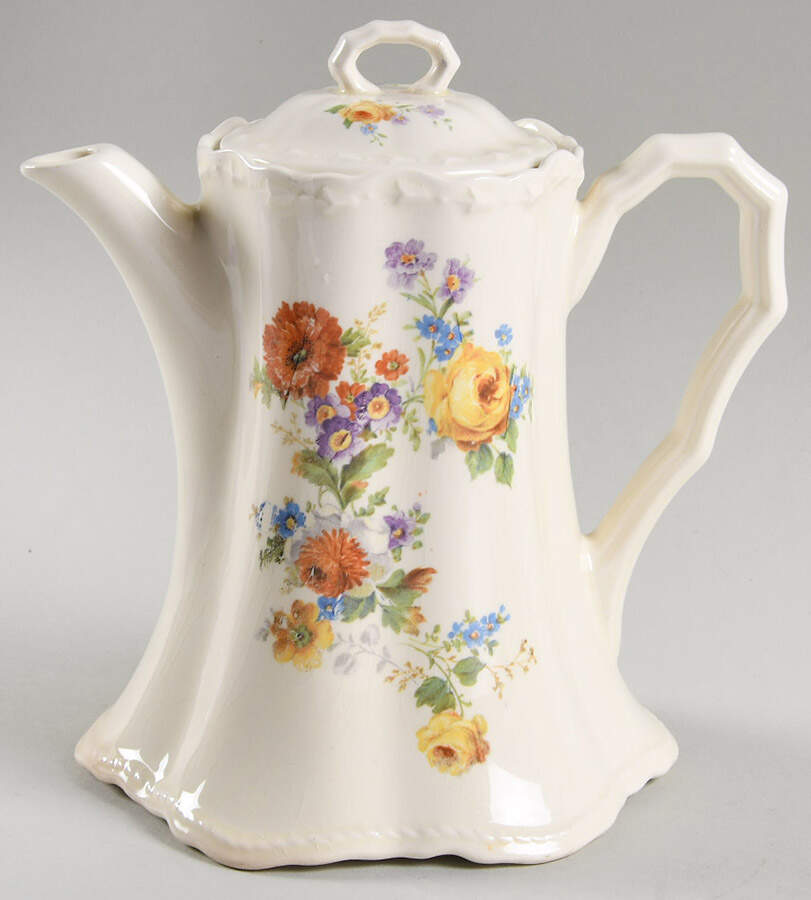 D137 Coffee Pot & Lid by Crooksville-1