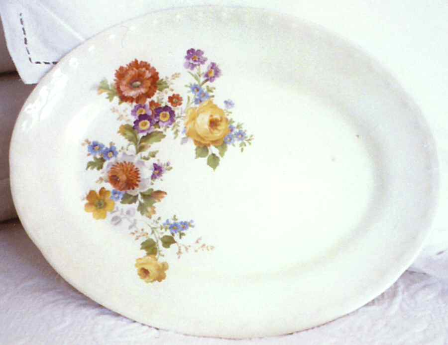D137 9" Oval Vegetable Bowl by Crooksville-1