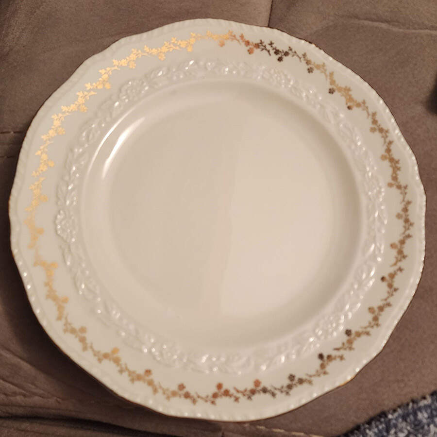 CRP29 Dinner Plate by Crown Potteries-1