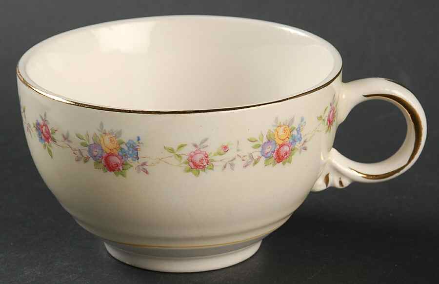 CRP7 Footed Cup by Crown Potteries-1