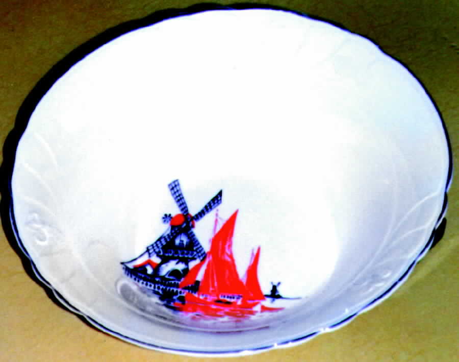 Crp131 Coupe Soup Bowl by Crown Potteries-1
