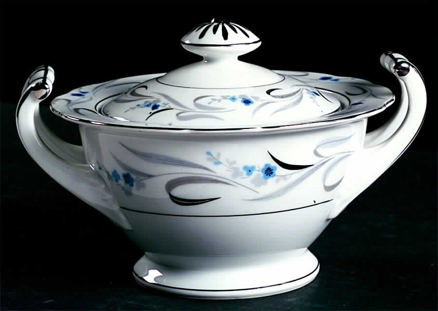 Seabreeze Sugar Bowl & Lid by Crescent (Japan)-1