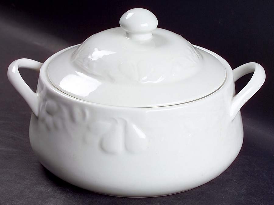 Harvest Moon 1.75 Qt Round Covered Casserole by Citation-1