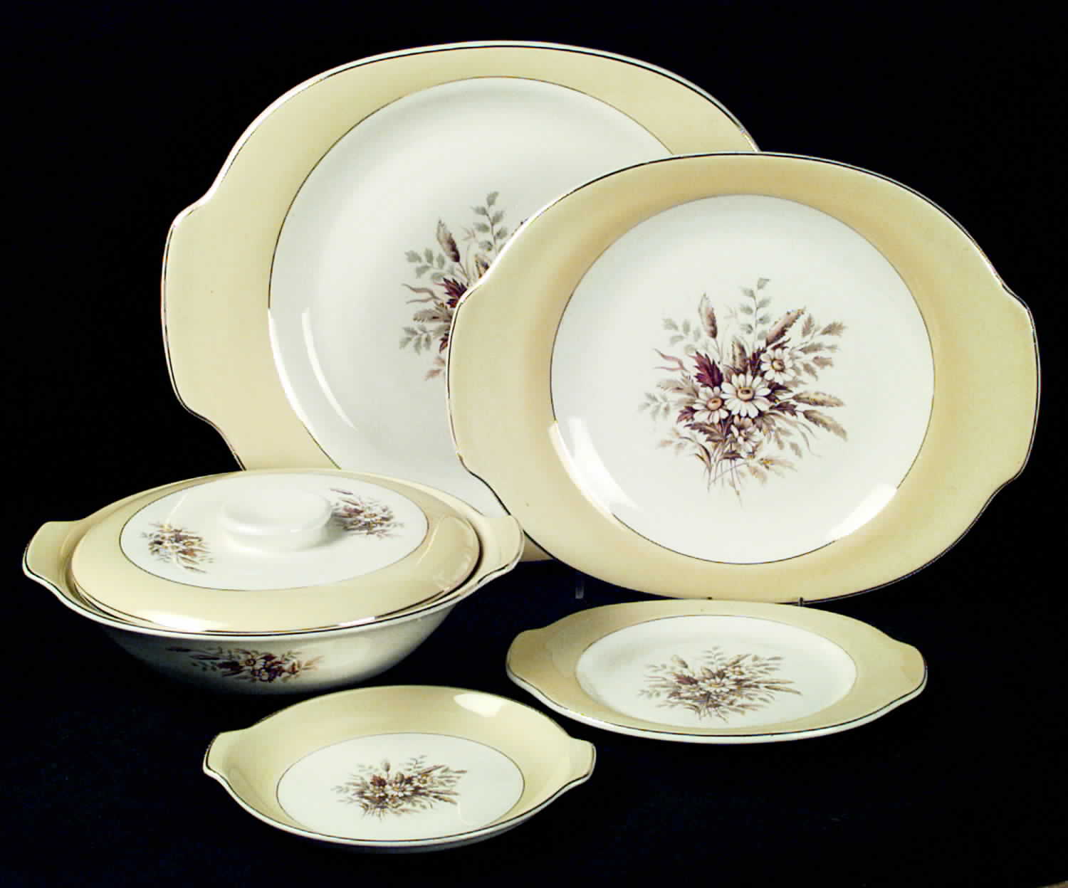 Sunglow Round Covered Vegetable by Cunningham & Pickett-1