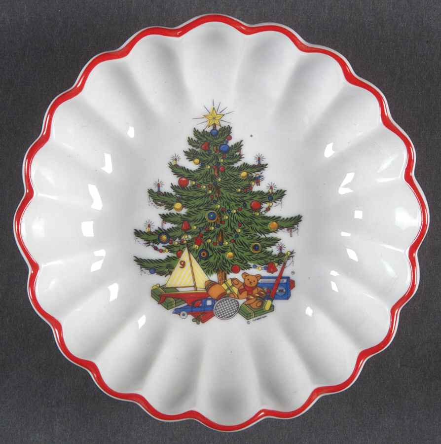 American Christmas Tree (White) 4" Round Scalloped Dish by Cuthbertson-1