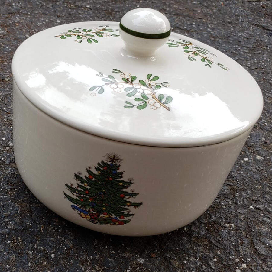 Christmas Tree (Narrow Green Band) 1.25 Qt Round Covered Casserole by Cuthbertson-1