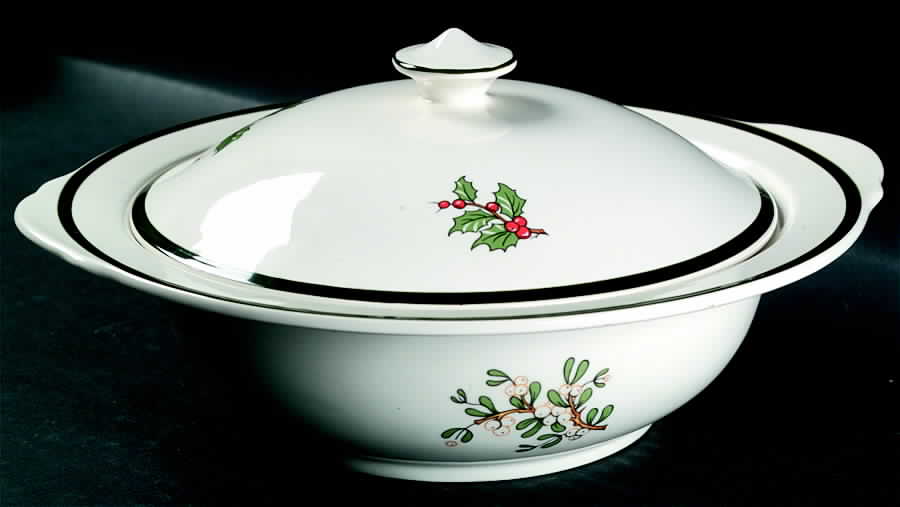 Christmas Tree (Wide Green Band) Round Covered Vegetable by Cuthbertson-1