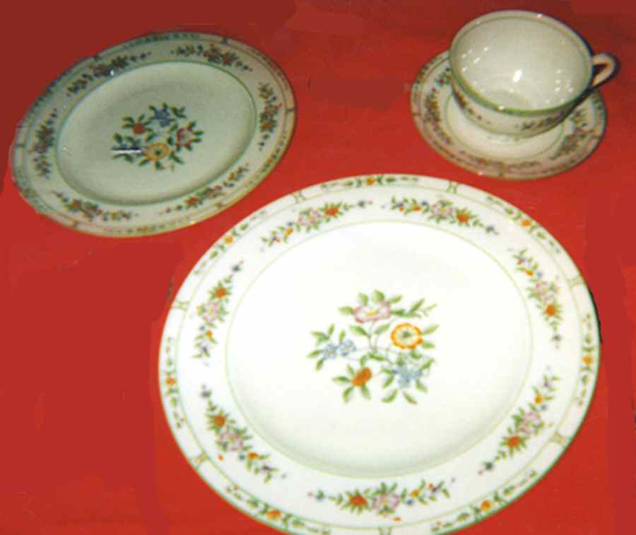 D1009-6E Dinner Plate by Coxon Belleek-1