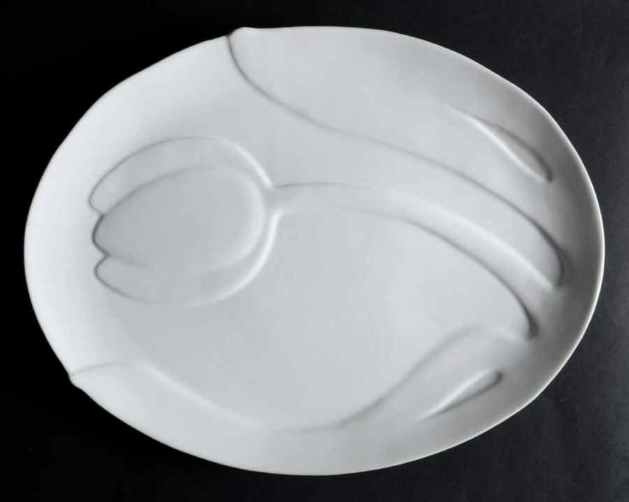 La Tulipe 17" Oval Serving Platter by Colony Crafts-1