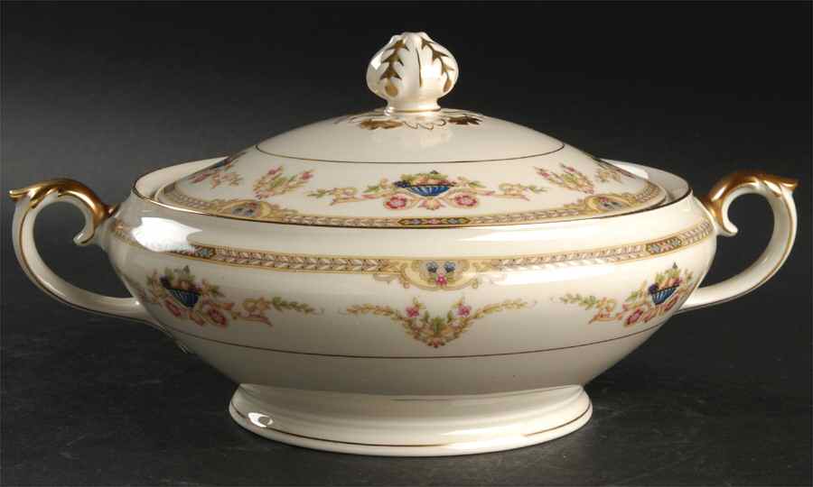 Melody Round Covered Vegetable by Czechia-Czechoslovakia-1