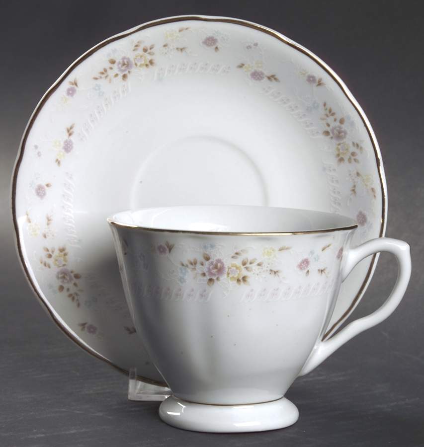 YSH20 Footed Cup & Saucer Set by Yong Sheng Porcelain-1