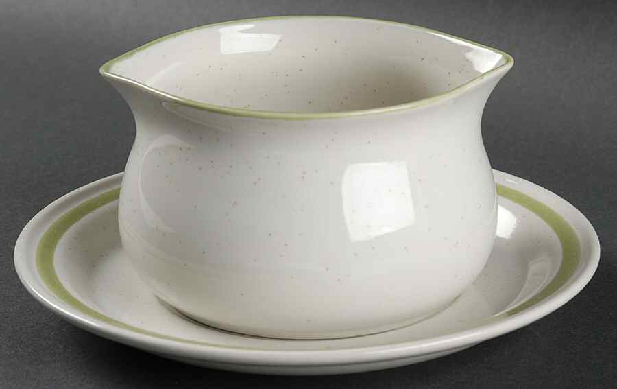 Sunnyvale Gravy Boat & Underplate by Country Casual-1