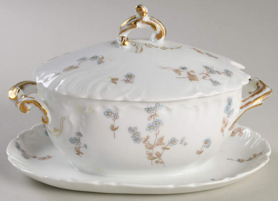 Schleiger 1300 Gravy Boat w/Attached Underplate & Lid by Charles Field Haviland-1