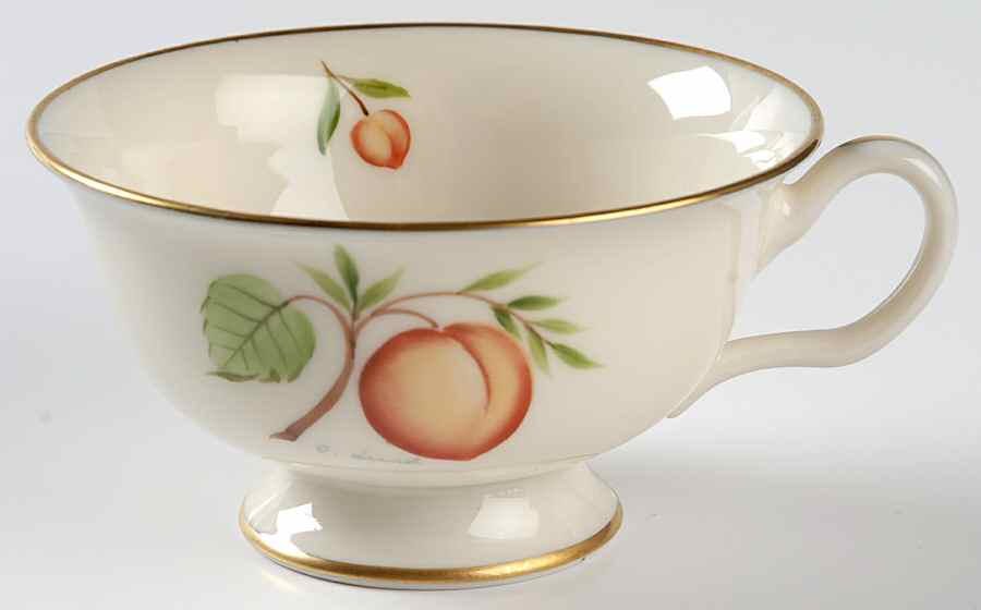 200 Footed Cup by Castleton (USA)-1