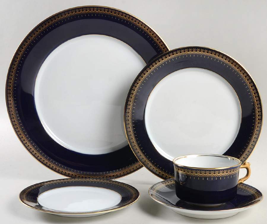 Romanov 5 Piece Place Setting by Christineholm-1