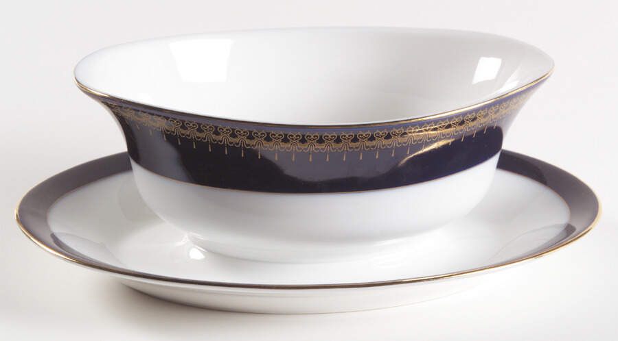 Romanov Gravy Boat with Attached Underplate by Christineholm-1