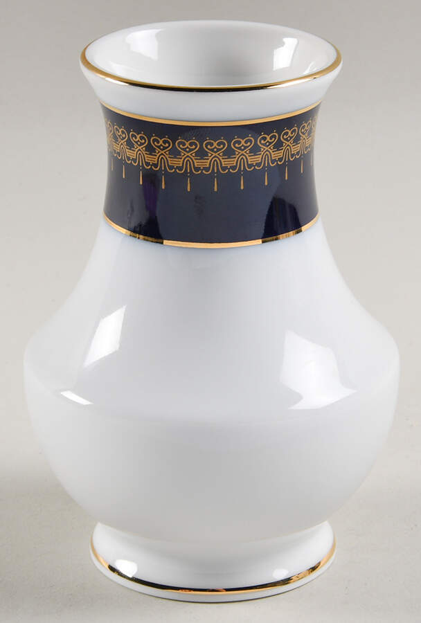 Romanov 4" Bud Vase by Christineholm-1