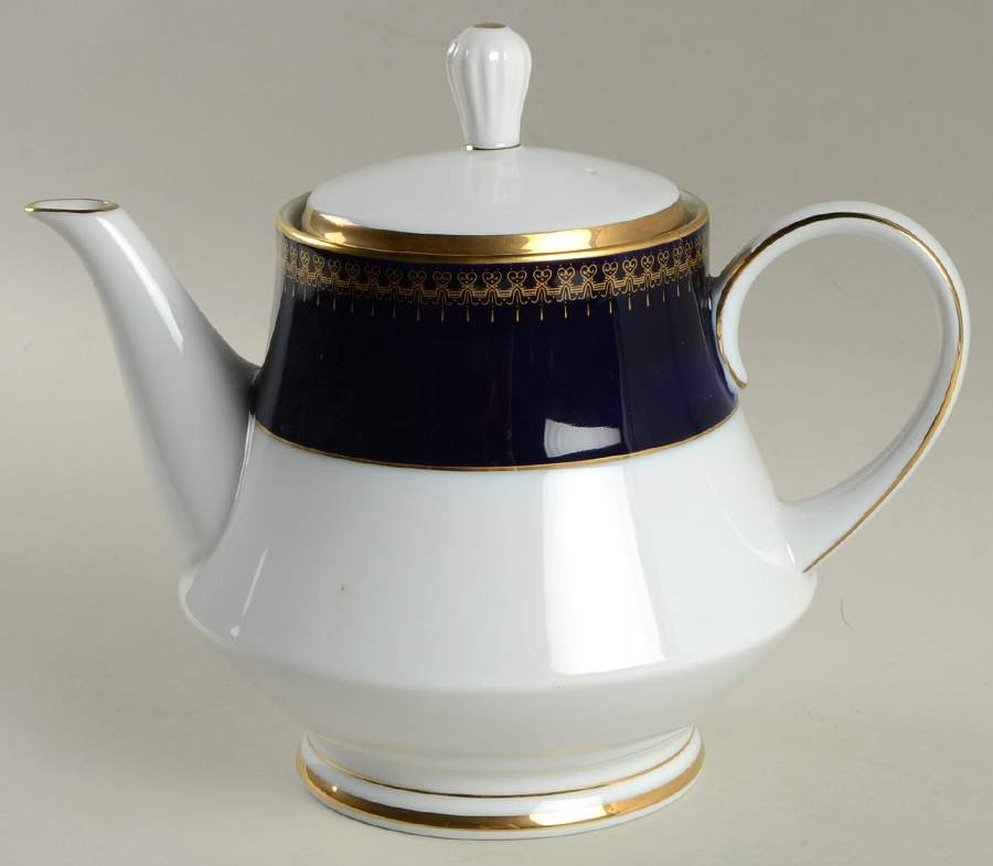 Romanov Teapot & Lid by Christineholm-1