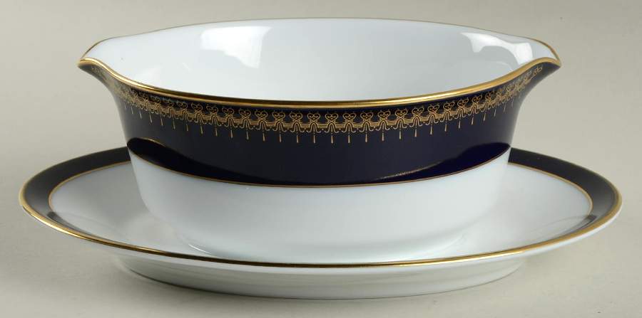 Romanov Gravy Boat with Attached Underplate by Christineholm-1