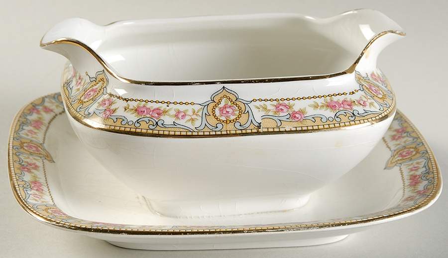 CLT18 Gravy Boat with Attached Underplate by Carrollton-1