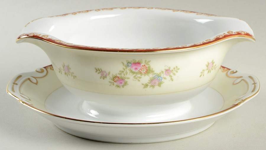 CHE7 Gravy Boat with Attached Underplate by Cherry China (Japan)-1