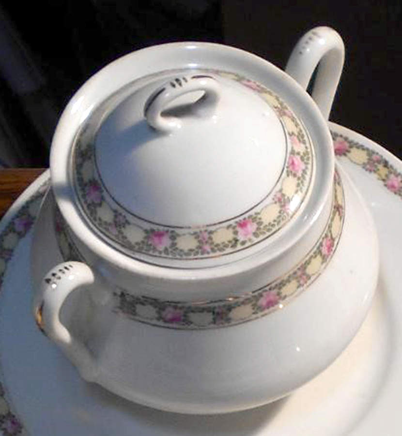 CAR43 Sugar Bowl & Lid by Carlsbad-1