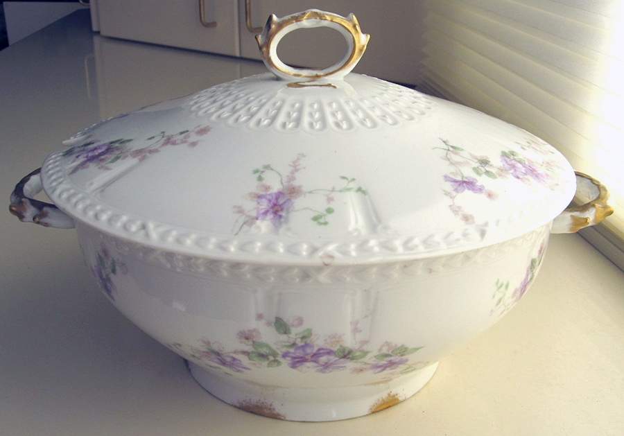 CHF369 Round Covered Vegetable by Charles Field Haviland-1