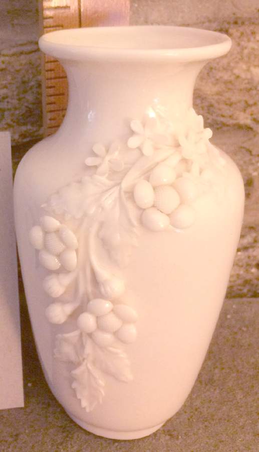 Vases Henshall Flowered Spill Vase by Belleek Pottery (Ireland)-1