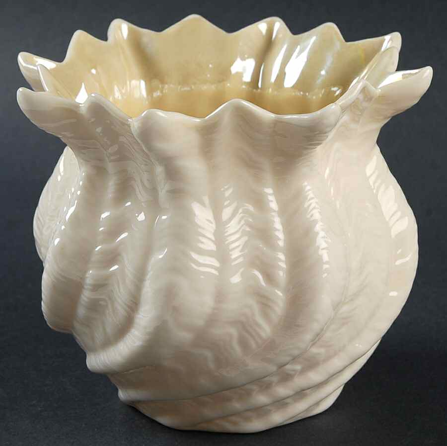 Flower Pot 4" Flower Pot by Belleek Pottery (Ireland)-1