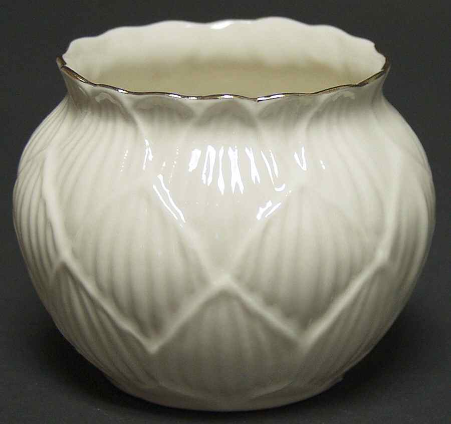 Collectors Society Lily Bowl by Belleek Pottery (Ireland)-1