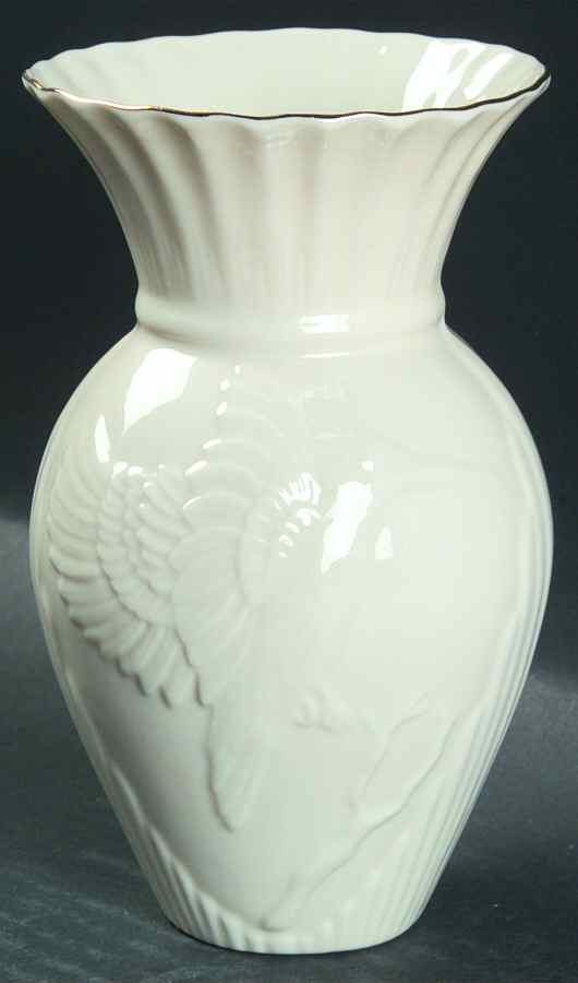 Collectors Society Kingfisher Vase by Belleek Pottery (Ireland)-1