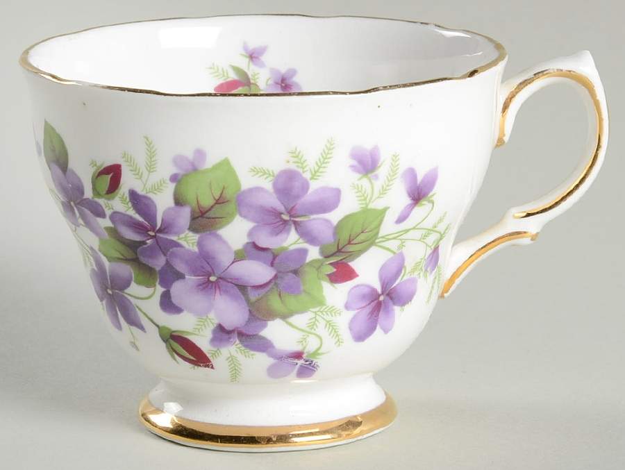 G562 Footed Cup by Colclough-1