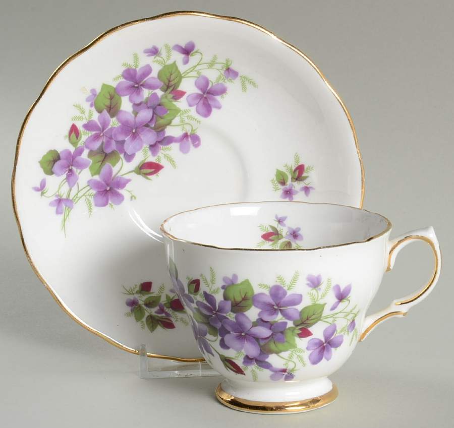 G562 Footed Cup & Saucer Set by Colclough-1
