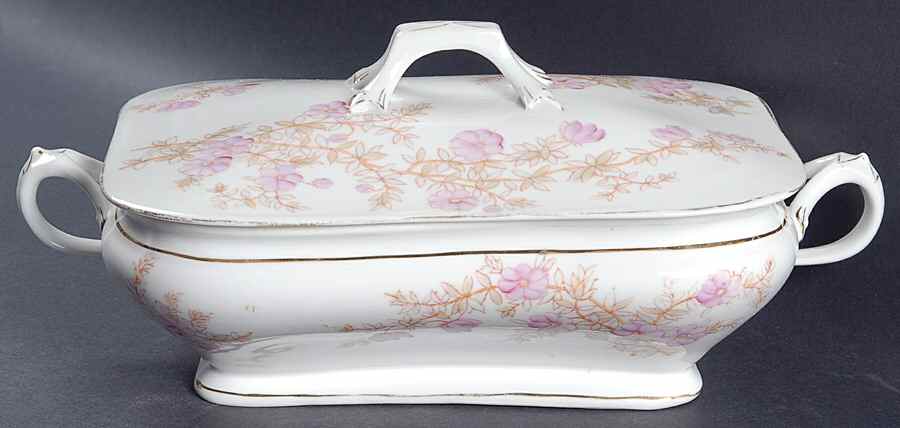 1813 (Smooth) Rectangular Covered Vegetable by Carlsbad-1