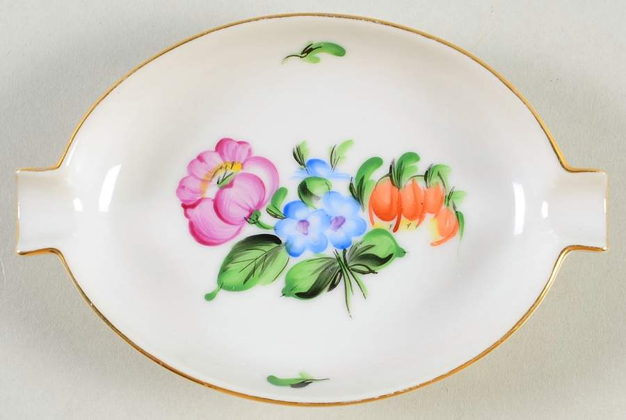 Giftware 4" Oval Ashtray with Lips by Herend-1